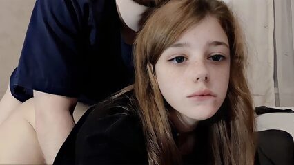 Домашний секс молодой телки с другом из колледжа